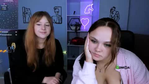 yume_sakura_ online show from September 30, 12:37 am