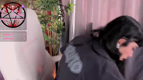 Snapshot of yumeko_jabami chatting on October 18, 2:51 pm YUMEKO online show from October 18, 2:51 pm