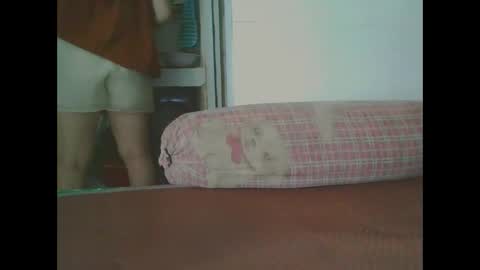 yumi123_ online show from October 16, 12:44 am