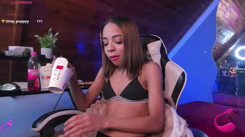 yumi_hanna online show from December 17, 11:33 pm