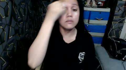 yumi online show from November 22, 3:33 pm