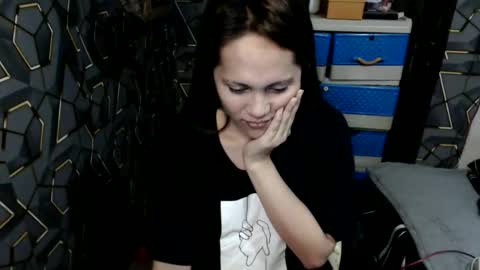 yumi online show from February 13, 11:34 pm