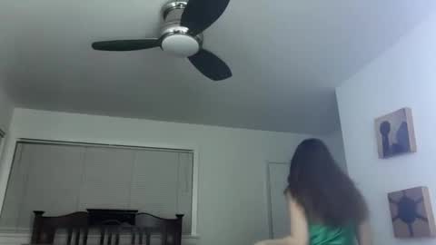 yumiandwolf online show from February 11, 12:37 am