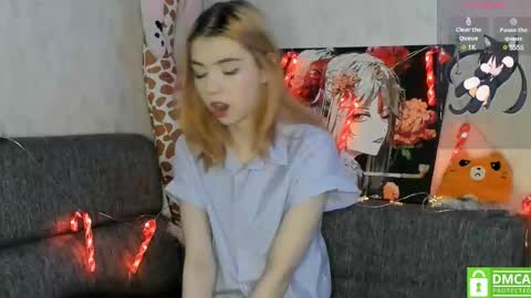 Snapshot of yumiko_uwu chatting on December 4, 8:12 am Yumeko online show from December 4, 8:12 am