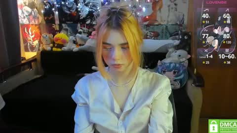 Snapshot of yumiko_uwu chatting on February 25, 8:14 am Yumeko online show from February 25, 8:14 am