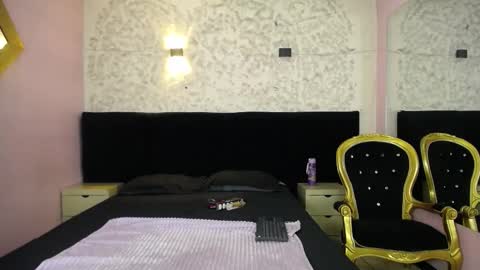 Snapshot of yumiviolet chatting on February 16, 7:54 pm YumiViolet online show from February 16, 7:54 pm