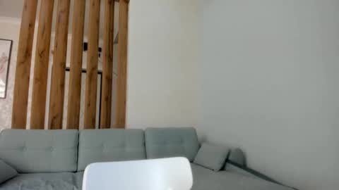 Yumi online show from October 8, 9:40 am