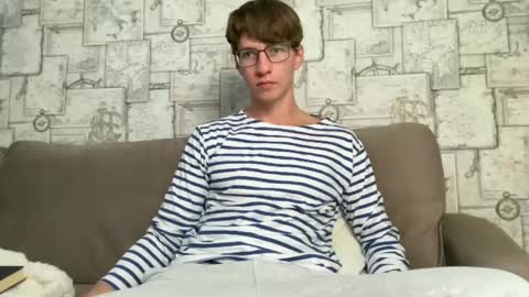 Snapshot of yummyalexxx chatting on December 27, 10:26 pm Alex online show from December 27, 10:26 pm