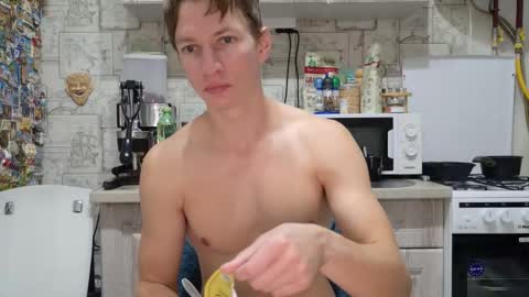 Snapshot of yummyalexxx chatting on November 29, 1:58 pm Alex online show from November 29, 1:58 pm