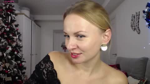 Lillya online show from December 6, 5:33 pm