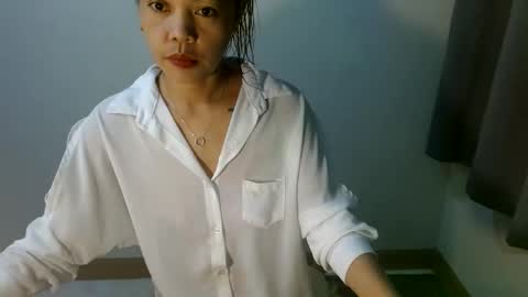 yunahuntrixx online show from June 8, 10:15 am