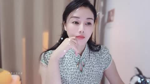 Snapshot of yuner0715 chatting on December 5, 3:30 pm YunEr online show from December 5, 3:30 pm