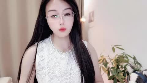 Snapshot of yuner0715 chatting on April 23, 1:02 pm YunEr online show from April 23, 1:02 pm