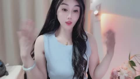 Snapshot of yuner0715 chatting on May 8, 3:06 pm YunEr online show from May 8, 3:06 pm
