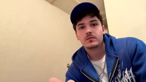 Snapshot of yungstudbev chatting on October 6, 5:54 pm yungstudbev online show from October 6, 5:54 pm