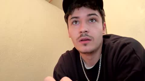 Snapshot of yungstudbev chatting on October 9, 6:39 pm yungstudbev online show from October 9, 6:39 pm