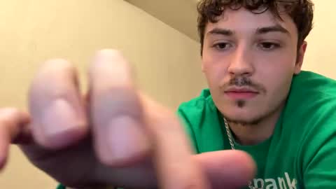 Snapshot of yungstudbev chatting on October 17, 2:04 am yungstudbev online show from October 17, 2:04 am