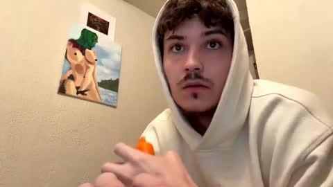 Snapshot of yungstudbev chatting on November 7, 12:10 am yungstudbev online show from November 7, 12:10 am