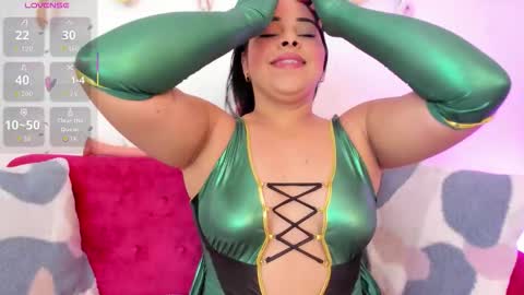 Yunna online show from December 22, 11:40 am