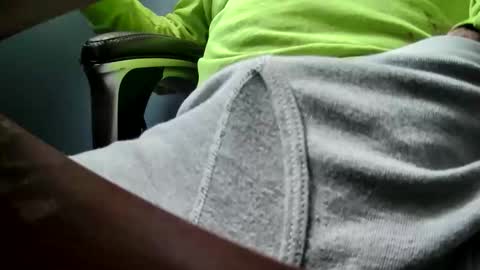 yuppers1234 online show from November 25, 5:57 pm