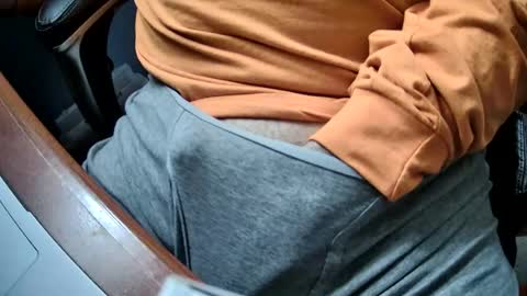 yuppers1234 online show from April 29, 3:49 pm