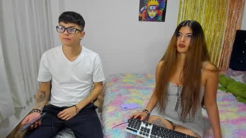 YURI AND MI BOY online show from December 3, 4:36 am