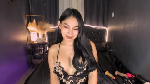 Snapshot of yuriefoster chatting on December 18, 4:09 am Yurie online show from December 18, 4:09 am