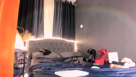 Snapshot of yuriefoster chatting on February 7, 1:53 pm Yurie online show from February 7, 1:53 pm