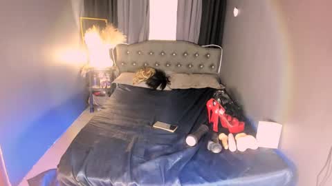 Snapshot of yuriefoster chatting on February 21, 3:01 am Yurie online show from February 21, 3:01 am