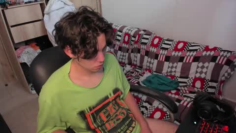 yurii_moody online show from December 17, 7:20 pm