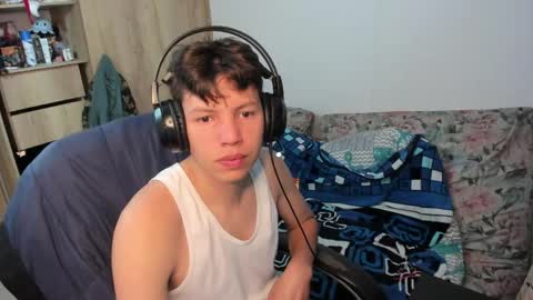 yurii_moody online show from April 13, 9:20 pm