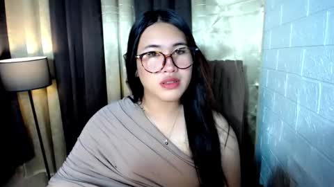 yuriyumixx_xoxo online show from November 8, 7:34 pm