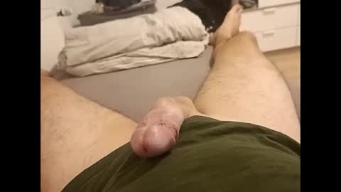 yusuf7083 online show from October 12, 9:03 pm