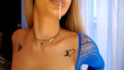 Snapshot of yuukenzi chatting on December 28, 6:49 am Maria online show from December 28, 6:49 am