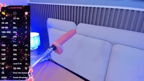 Yuyis  online show from December 13, 7:04 am