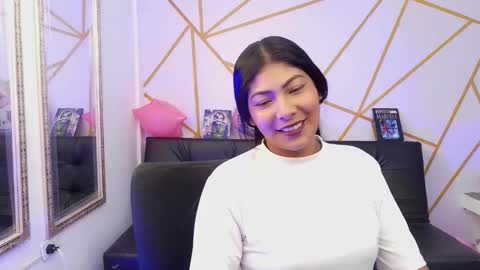 Snapshot of yvanna__smith chatting on February 2, 4:55 am yvanna__smith online show from February 2, 4:55 am