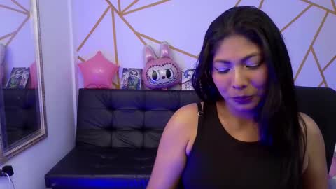 Snapshot of yvanna__smith chatting on February 10, 3:32 am yvanna__smith online show from February 10, 3:32 am