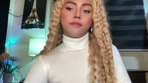 Snapshot of yvonne_guidotti chatting on October 12, 7:57 pm Miss Cali online show from October 12, 7:57 pm