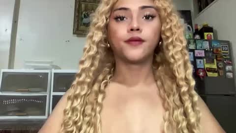 Snapshot of yvonne_guidotti chatting on October 21, 4:51 pm Miss Cali online show from October 21, 4:51 pm