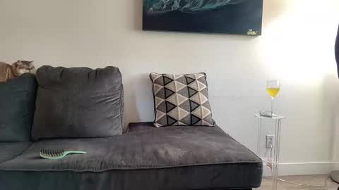 Snapshot of yvonnebdeveraux chatting on December 15, 9:30 pm Yvonne online show from December 15, 9:30 pm