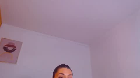 Snapshot of yvonneeverlee chatting on September 27, 9:09 pm I V Y online show from September 27, 9:09 pm