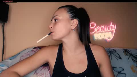 yzza_suave online show from November 5, 2:06 pm