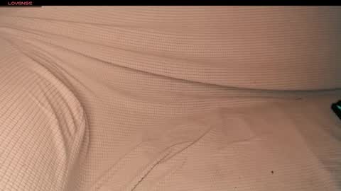 Snapshot of yzza_suave chatting on December 18, 6:58 pm yzza_suave online show from December 18, 6:58 pm