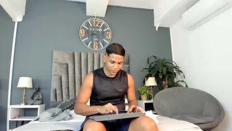 zac online show from October 4, 5:44 pm