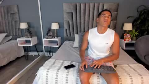 zac online show from October 29, 3:09 am