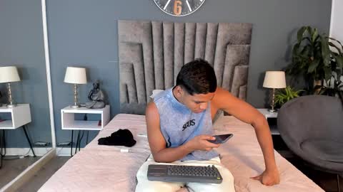 zac online show from November 3, 3:30 am