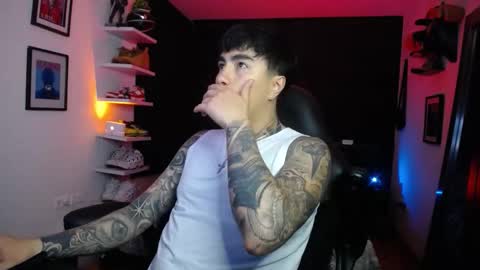 zac_muller1 online show from October 16, 2:01 am