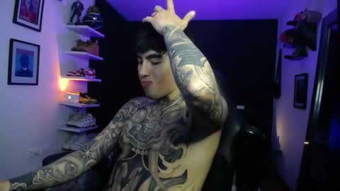 zac_muller1 online show from October 19, 2:01 am