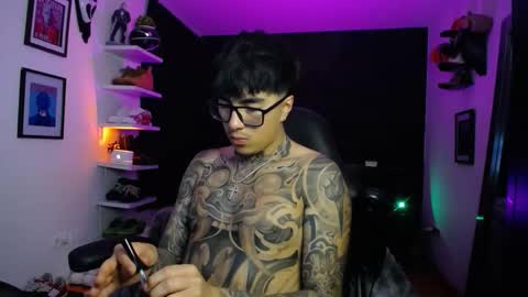 zac_muller1 online show from December 13, 10:26 pm