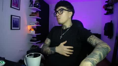 zac_muller1 online show from February 17, 6:10 am